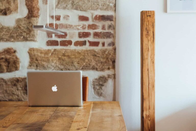 Exclusive workstation with laptop for professional relief by bm concierge