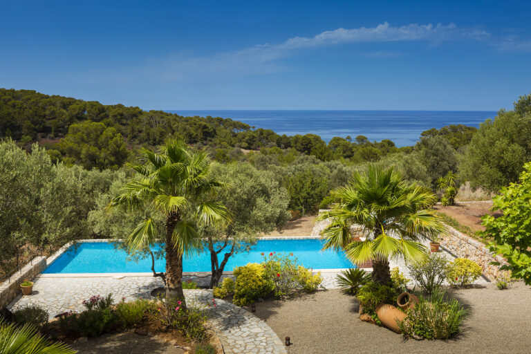 luxusvilla-pool-meerblick-mallorca