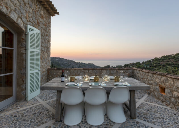 Townhouse Casa Lulu in Deià, Mallorca, with infinity pool, sea views and rustic charm.