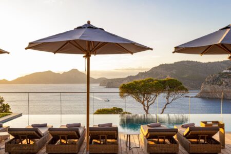 Private villa in Mallorca with concierge - infinity pool and sea views in a quiet location