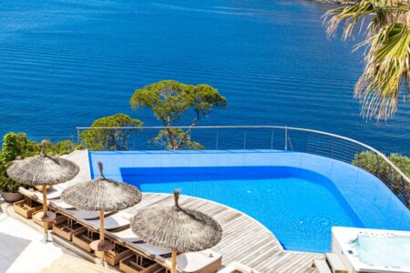 Luxury villa Mallorca for rent with open sea views and pool