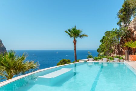 Pool mit Meerblick einer Luxusvilla auf Mallorca - Villa Mallorca Sommer buchen | bm concierge