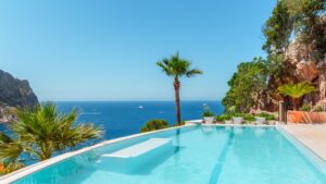 Pool mit Meerblick einer Luxusvilla auf Mallorca - Villa Mallorca Sommer buchen | bm concierge